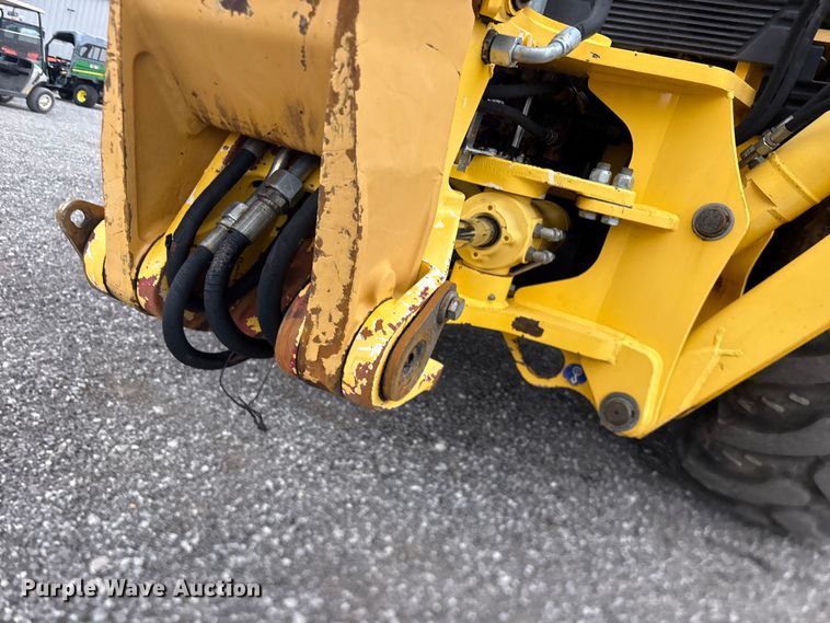 image for item EG9202 2002 New Holland LB75B backhoe