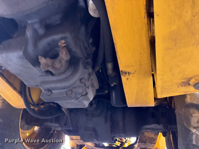 image for item EG9202 2002 New Holland LB75B backhoe