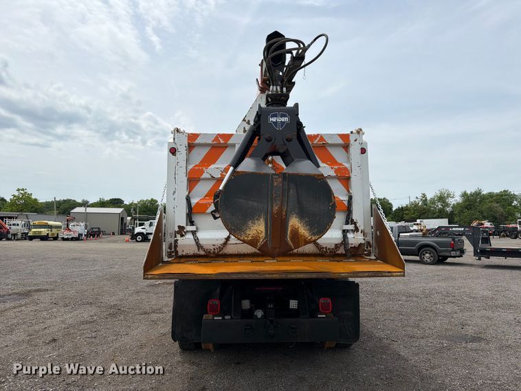 image for item EG9228 2015 Freightliner 108SD grapple truck