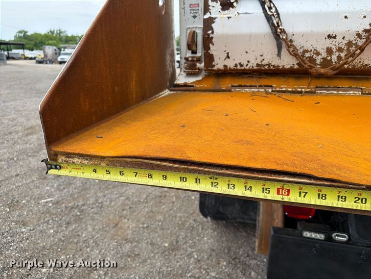 image for item EG9228 2015 Freightliner 108SD grapple truck