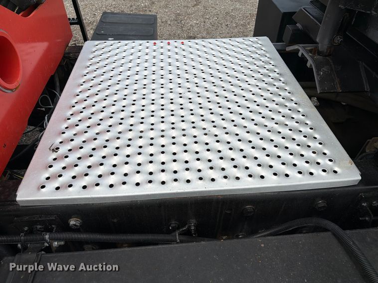 image for item EG9228 2015 Freightliner 108SD grapple truck