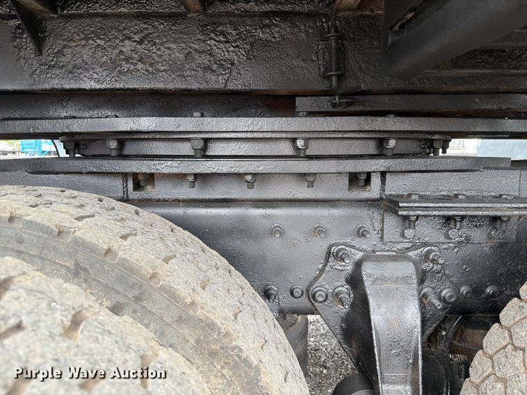 image for item EG9228 2015 Freightliner 108SD grapple truck