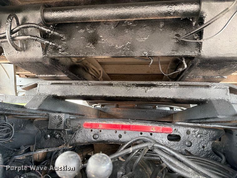 image for item EG9228 2015 Freightliner 108SD grapple truck