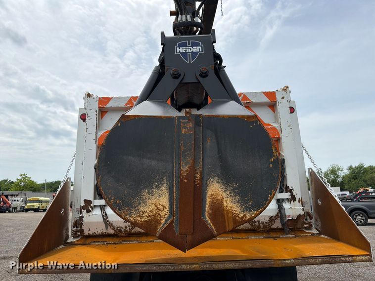 image for item EG9228 2015 Freightliner 108SD grapple truck