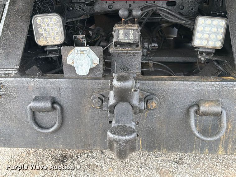 image for item EG9228 2015 Freightliner 108SD grapple truck