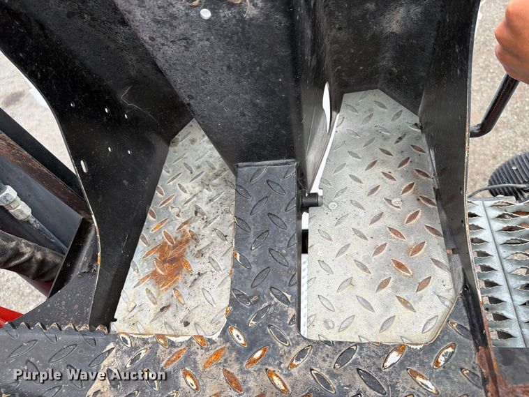 image for item EG9228 2015 Freightliner 108SD grapple truck