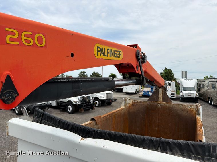 image for item EG9228 2015 Freightliner 108SD grapple truck