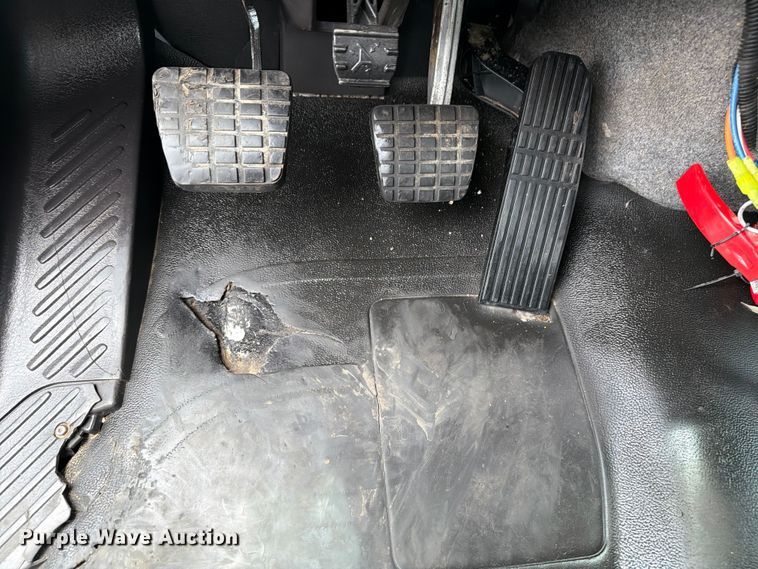 image for item EG9228 2015 Freightliner 108SD grapple truck