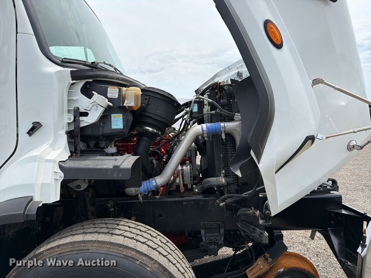 image for item EG9228 2015 Freightliner 108SD grapple truck