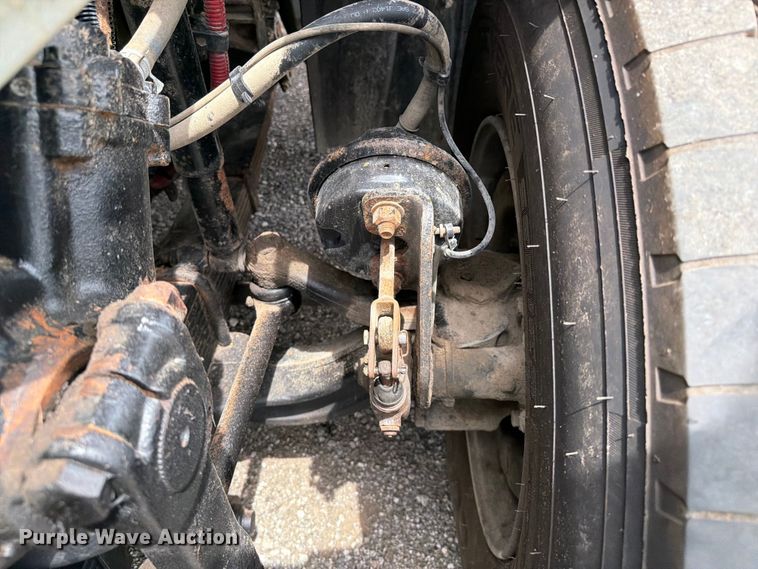 image for item EG9228 2015 Freightliner 108SD grapple truck