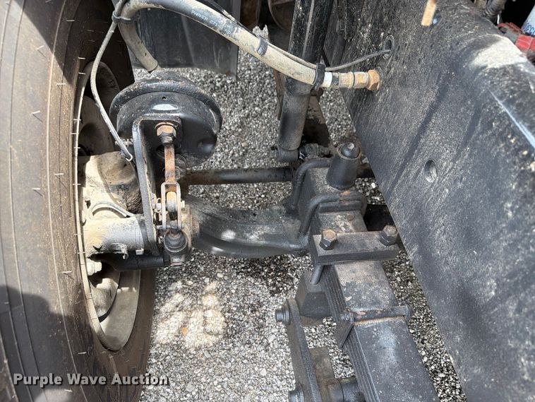 image for item EG9228 2015 Freightliner 108SD grapple truck