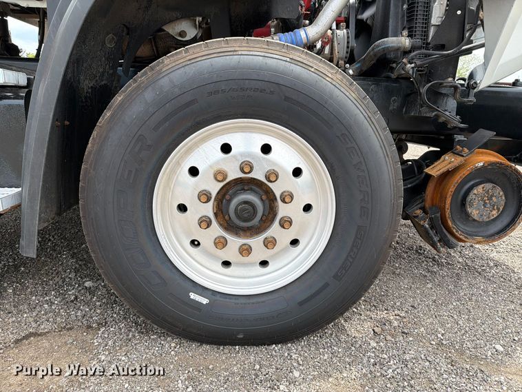 image for item EG9228 2015 Freightliner 108SD grapple truck