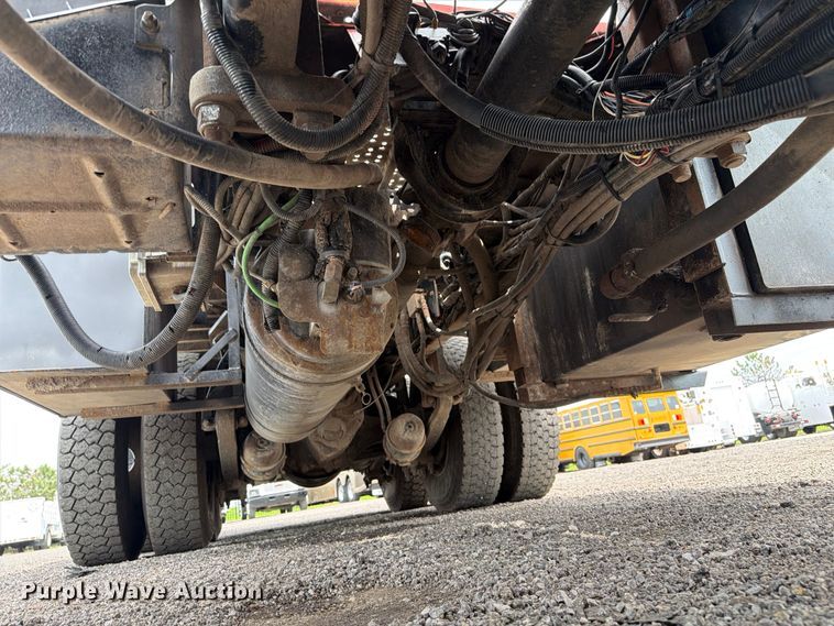 image for item EG9228 2015 Freightliner 108SD grapple truck