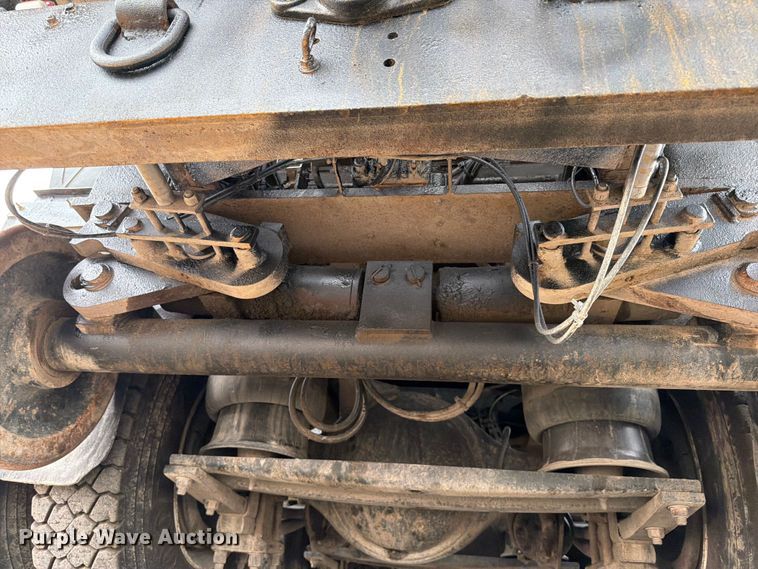 image for item EG9228 2015 Freightliner 108SD grapple truck