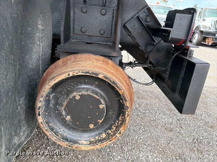 image for item EG9228 2015 Freightliner 108SD grapple truck