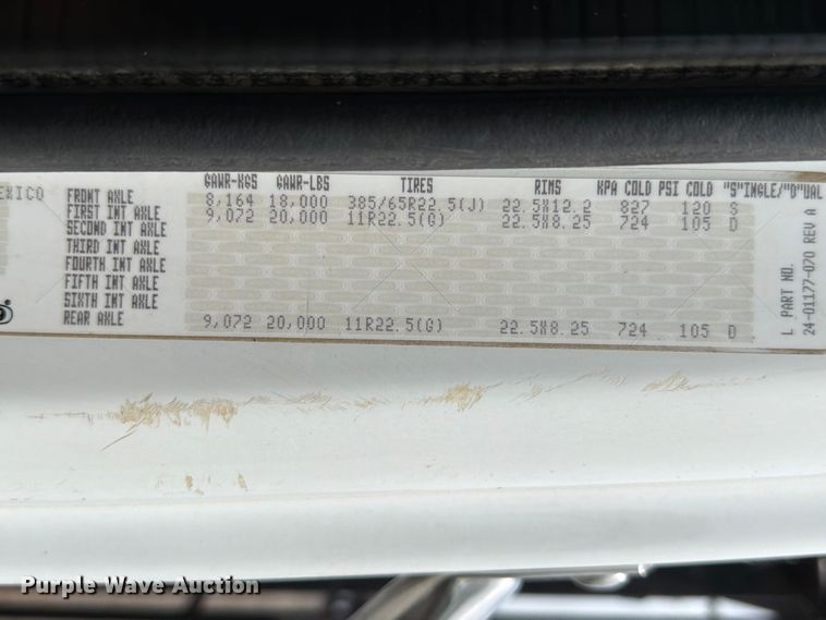 image for item EG9228 2015 Freightliner 108SD grapple truck