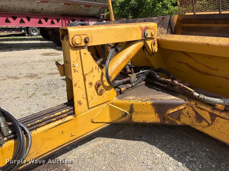 image for item EI5894 1999 Reynolds 14C scraper