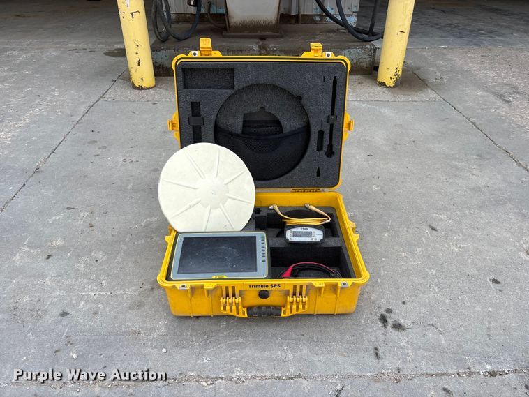 image for item EI5896 Trimble GPS base station