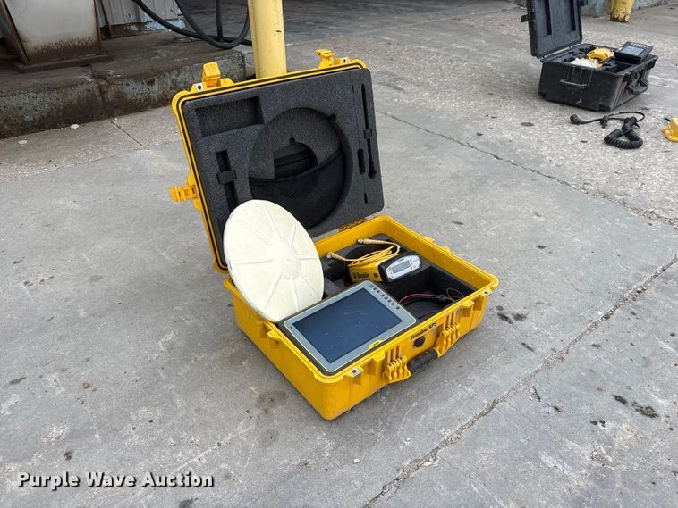 image for item EI5896 Trimble GPS base station