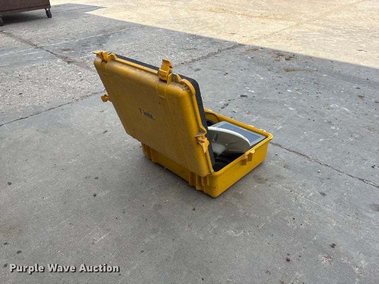 image for item EI5896 Trimble GPS base station