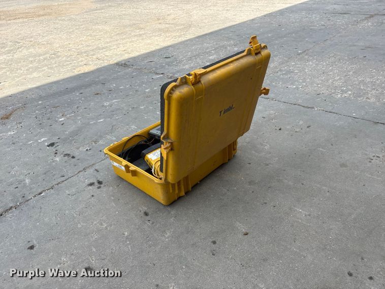 image for item EI5896 Trimble GPS base station
