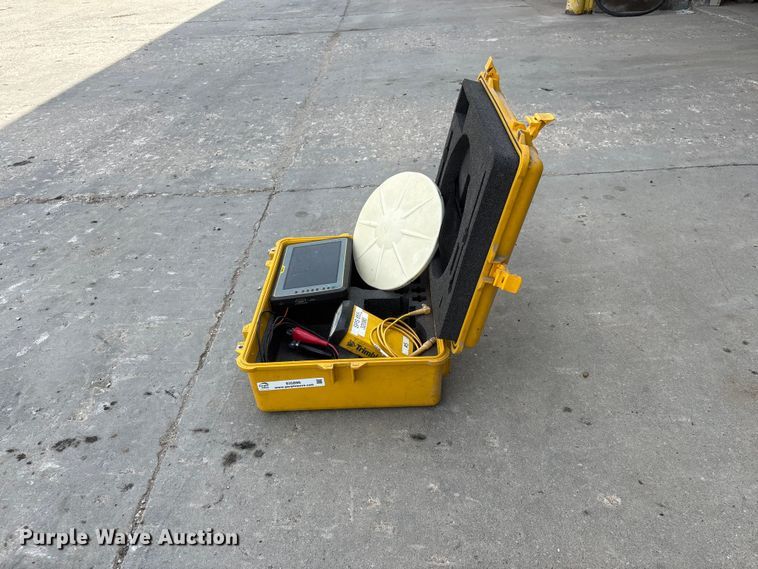 image for item EI5896 Trimble GPS base station