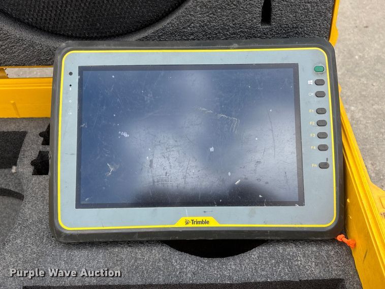 image for item EI5896 Trimble GPS base station