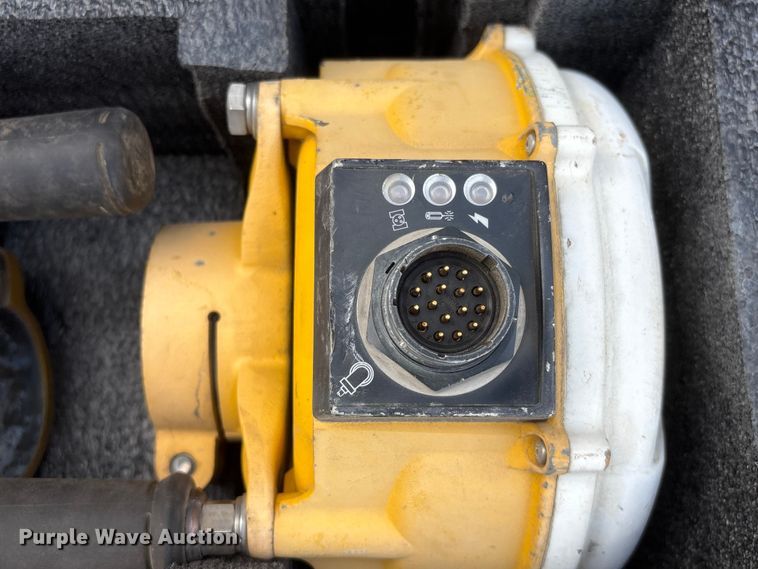 image for item EI5897 Trimble GCS900 dozer grade control system