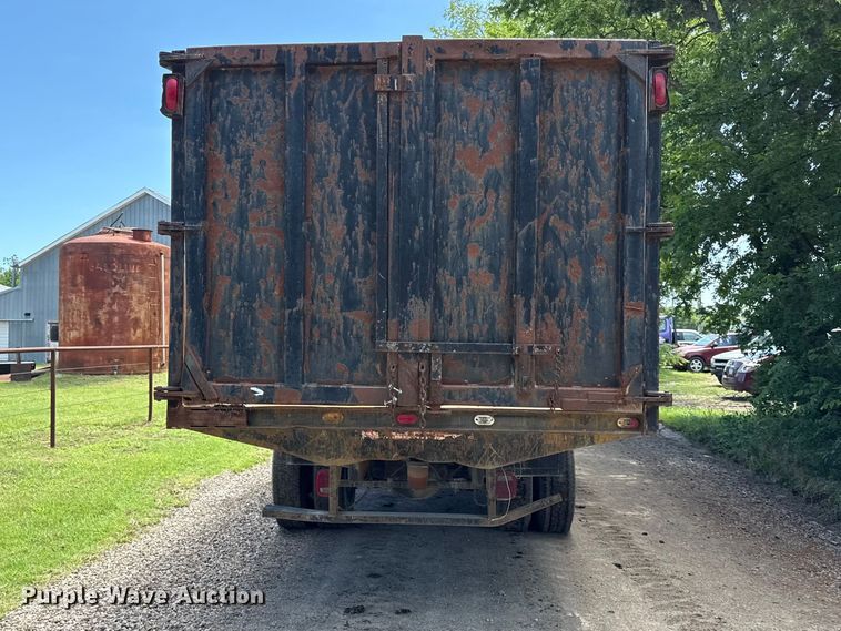 image for item EN0425 2000 Sterling LT7501 grapple truck