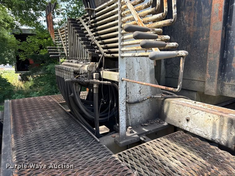 image for item EN0425 2000 Sterling LT7501 grapple truck