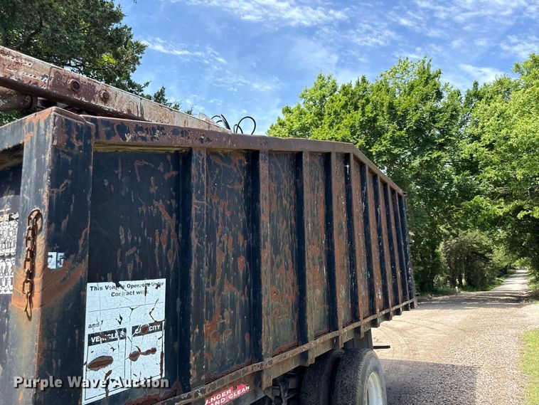 image for item EN0425 2000 Sterling LT7501 grapple truck