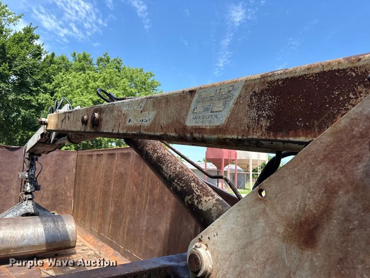 image for item EN0425 2000 Sterling LT7501 grapple truck