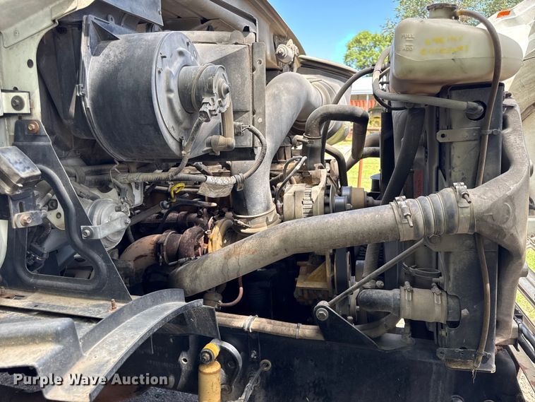 image for item EN0425 2000 Sterling LT7501 grapple truck