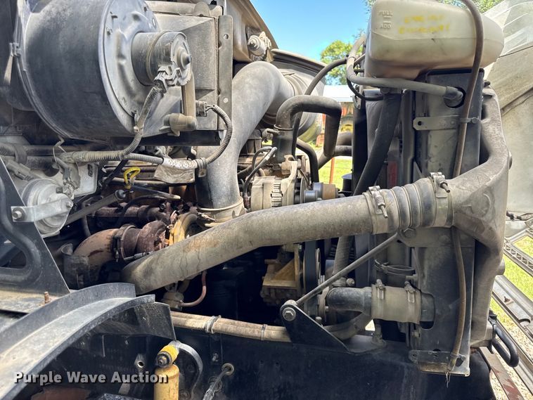 image for item EN0425 2000 Sterling LT7501 grapple truck