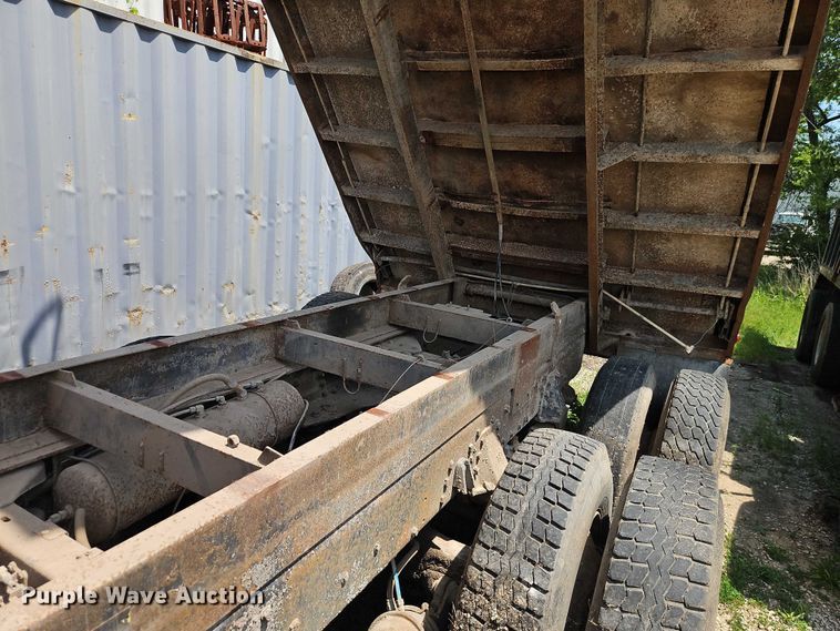 image for item EO7358 1979 Kenworth W900 dump truck