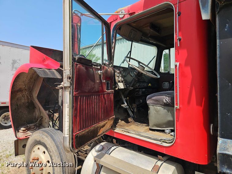 image for item EO7358 1979 Kenworth W900 dump truck