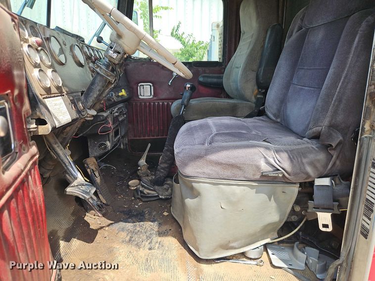 image for item EO7358 1979 Kenworth W900 dump truck
