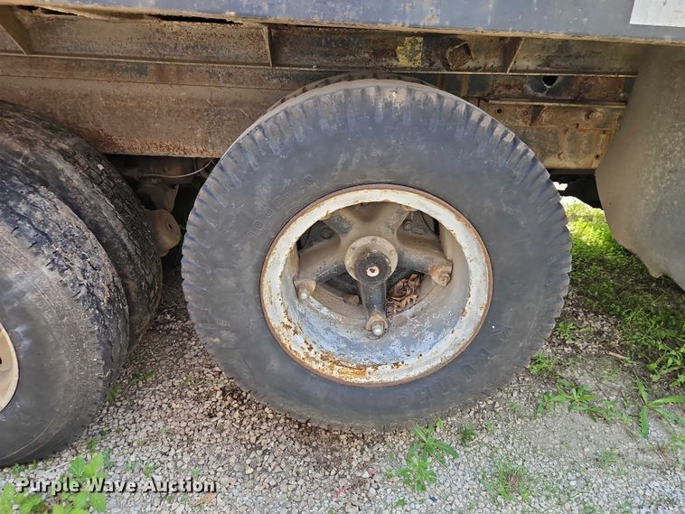 image for item EO7358 1979 Kenworth W900 dump truck