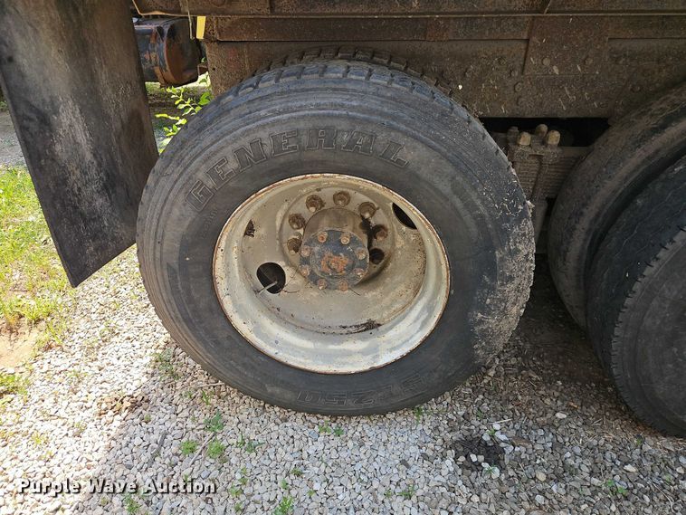 image for item EO7358 1979 Kenworth W900 dump truck