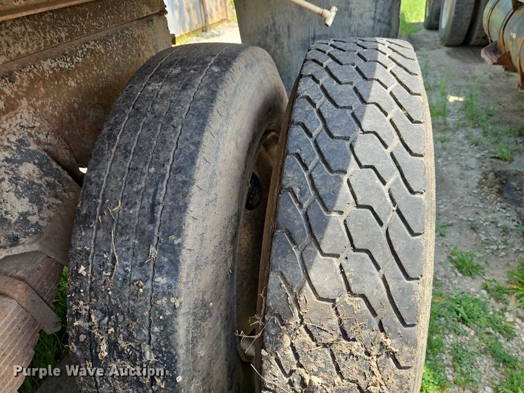 image for item EO7358 1979 Kenworth W900 dump truck