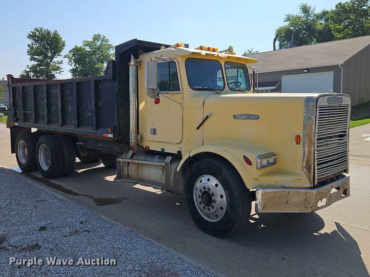image for item EO7433 1987 Freightliner FLC dump truck