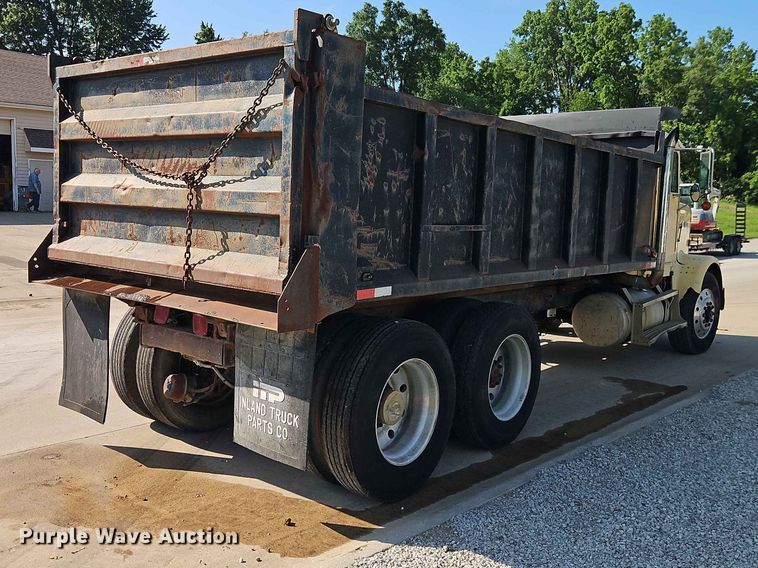 image for item EO7433 1987 Freightliner FLC dump truck