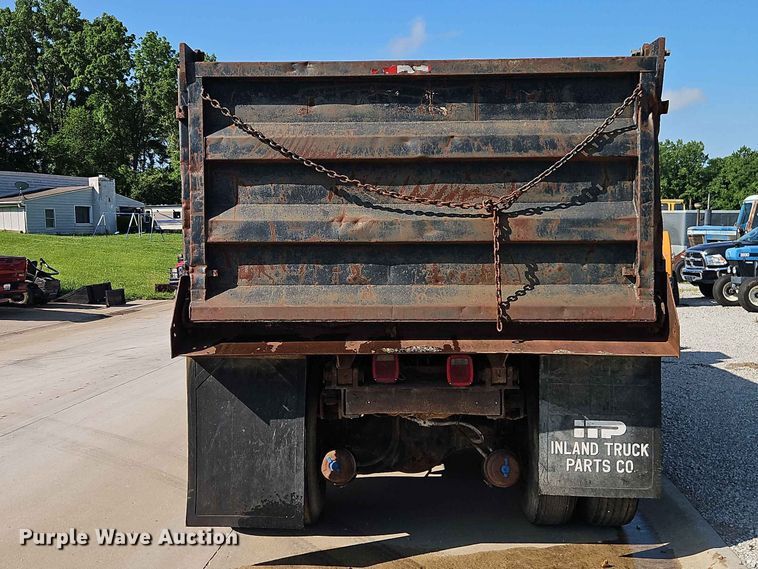 image for item EO7433 1987 Freightliner FLC dump truck