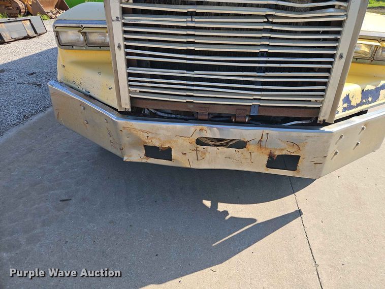 image for item EO7433 1987 Freightliner FLC dump truck