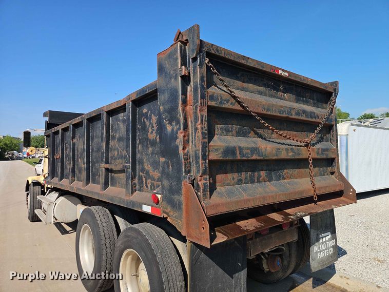 image for item EO7433 1987 Freightliner FLC dump truck