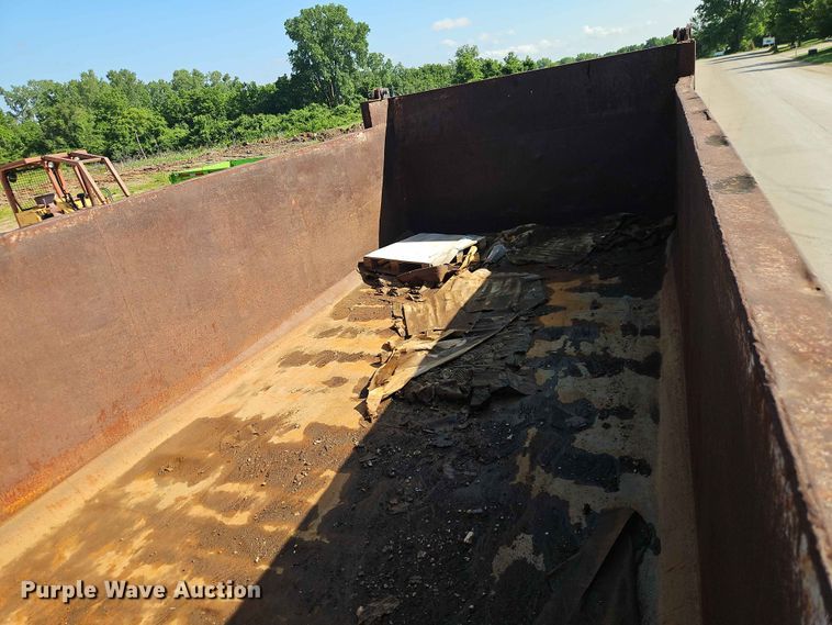 image for item EO7433 1987 Freightliner FLC dump truck