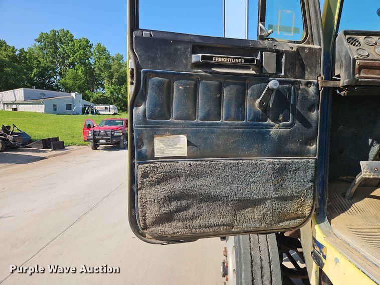 image for item EO7433 1987 Freightliner FLC dump truck