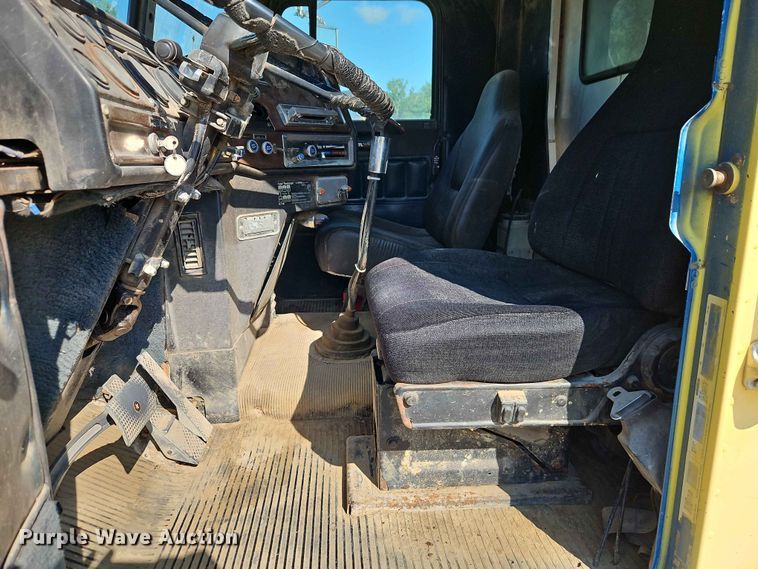 image for item EO7433 1987 Freightliner FLC dump truck