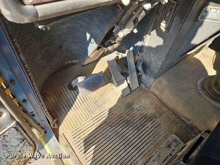 image for item EO7433 1987 Freightliner FLC dump truck