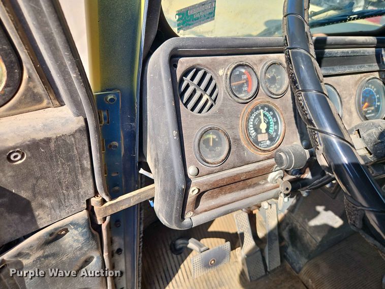 image for item EO7433 1987 Freightliner FLC dump truck